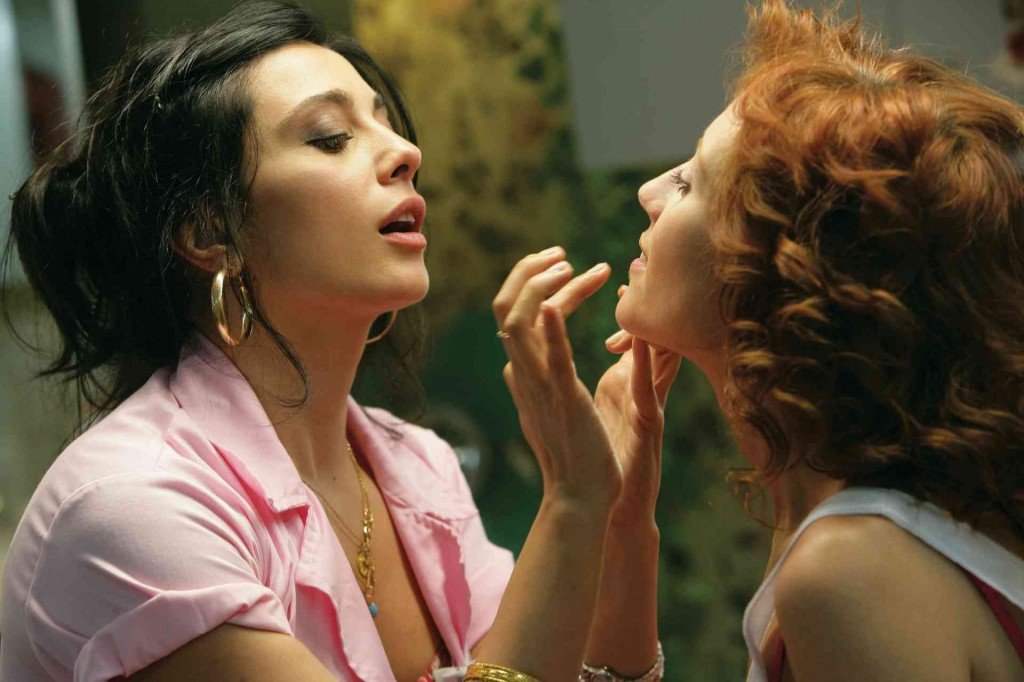 Nadine Labaki stars in CARAMEL. Nadine Labaki stars in CARAMEL.