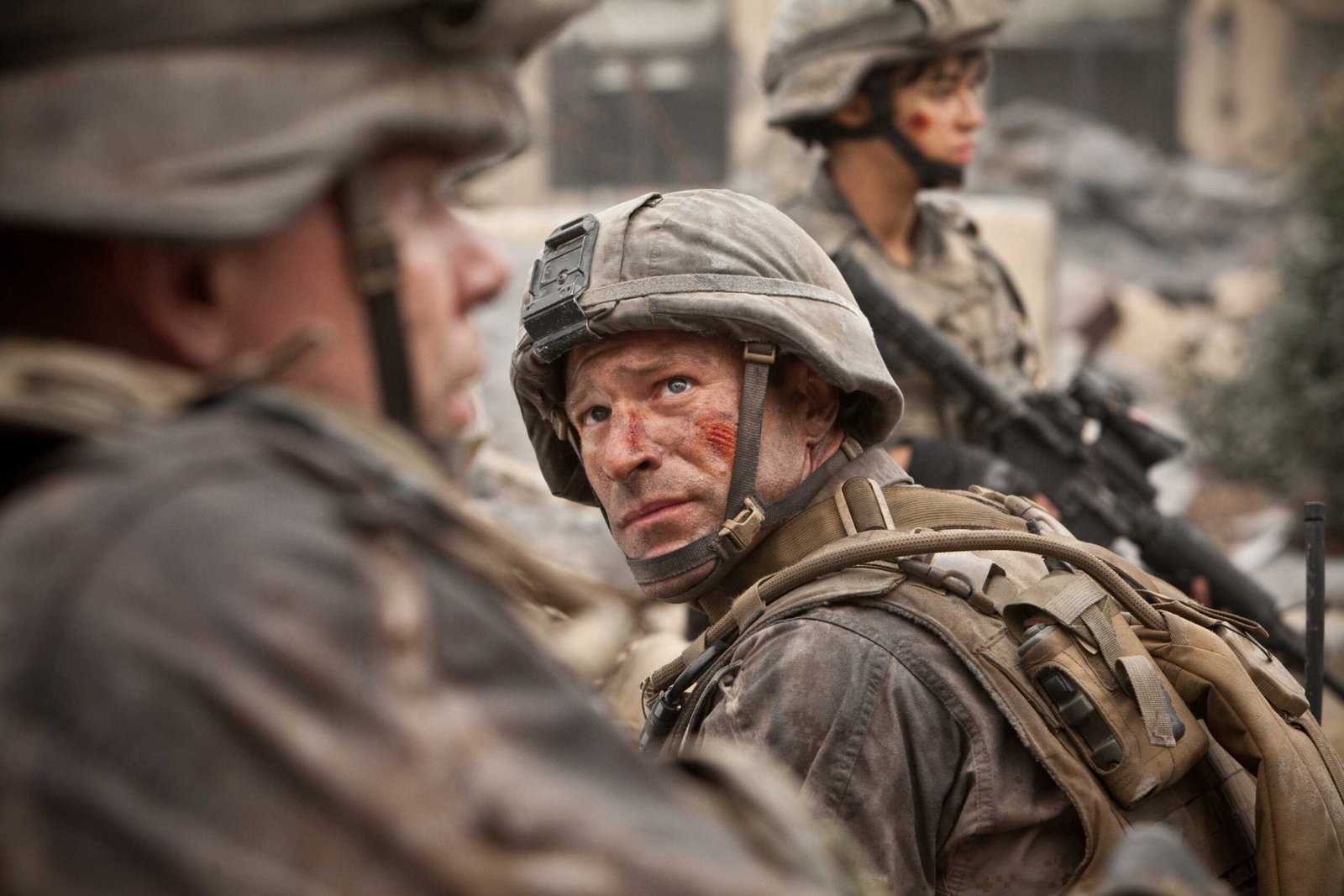 Aaron Eckhart in BATTLE: LOS ANGELES.